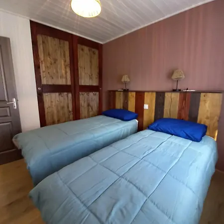 Casa de Férias La Au Fond Du Jardin Le Massegros