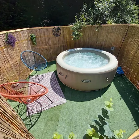 La Au Fond Du Jardin Semesterbostad Le Massegros