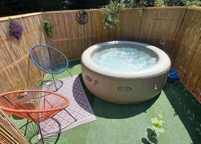 La Au Fond Du Jardin Сasa de vacaciones Le Massegros